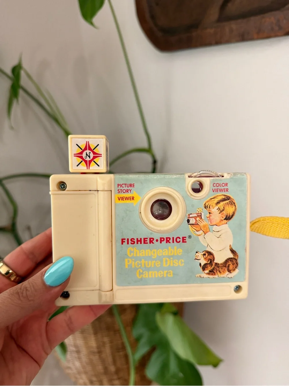 Vintage Fisher-Price Changeable Picture Disc Camera Toy Red Cream Retro